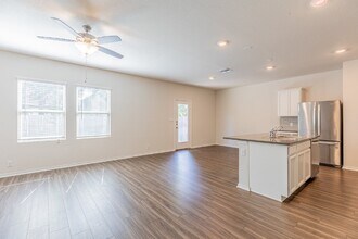 6806 Prue Rd in San Antonio, TX - Building Photo - Building Photo