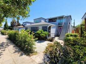 2224 Delaware Ave, Unit D in Santa Monica, CA - Building Photo