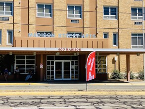 Madison Street Apartments in Topeka, KS - Building Photo - Building Photo