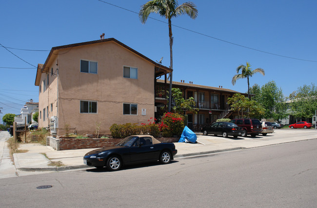 1099 Turquoise St in San Diego, CA - Building Photo - Building Photo