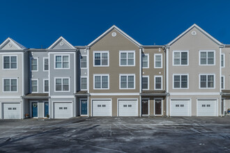 Mayfair Square in Danbury, CT - Building Photo - Building Photo