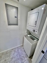 747 SE 1st Ave in Deerfield Beach, FL - Building Photo - Building Photo