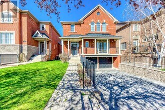 2183 Pheasant Ln in Oakville, ON - Building Photo - Building Photo
