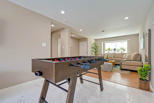 property at 5330 Hialeah Dr