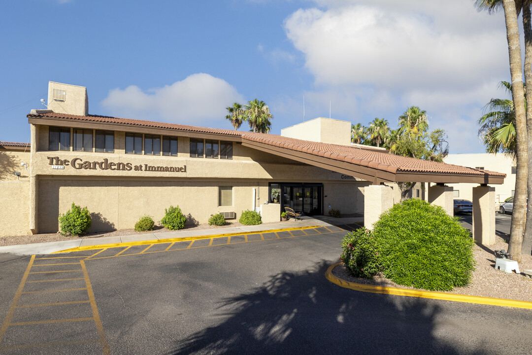 The Gardens at Immanuel in Peoria, AZ - Foto de edificio