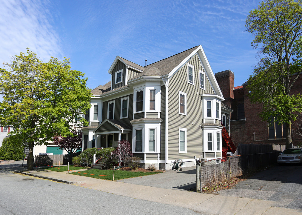 116-118 Chestnut St in Waltham, MA - Building Photo