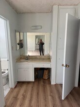 6819 Variel Ave, Unit 1 in Canoga Park, CA - Building Photo - Building Photo