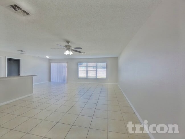 3247 Amberley Park Cir, Unit C in Kissimmee, FL - Building Photo - Building Photo