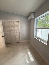 5636 Arthur St in Hollywood, FL - Building Photo - Building Photo