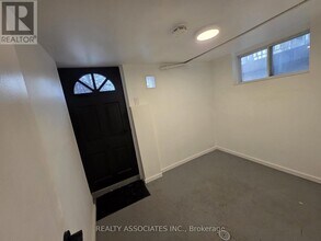 72 Auburn Ave in Toronto, ON - Building Photo - Building Photo