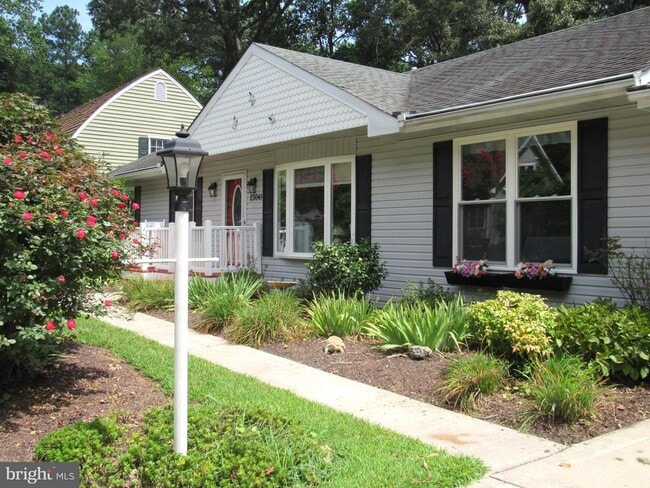 property at 23041 Holly Ct