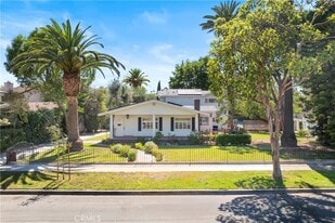 4031 N Virginia Rd, Unit 1 in Long Beach, CA - Building Photo