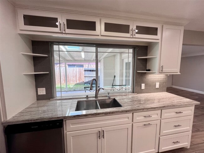 16926 Judyleigh Dr in Houston, TX - Foto de edificio - Building Photo