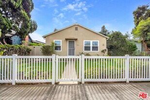4211 Jackson Ave in Culver City, CA - Building Photo