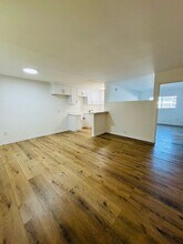 10635 Sherman Grove Ave in Los Angeles, CA - Foto de edificio - Building Photo