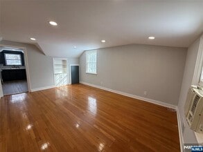 524 N Monroe St in Ridgewood, NJ - Building Photo - Building Photo