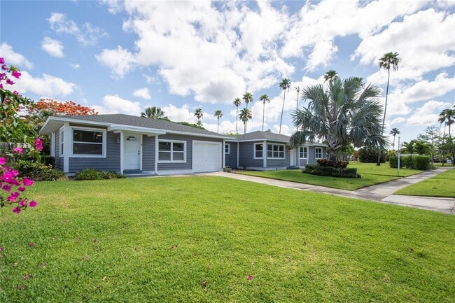 3200 DE BAZAN Ave in Treasure Island, FL - Building Photo - Building Photo