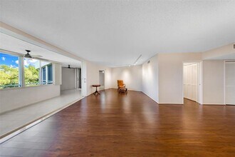 805 Cypress Blvd in Pompano Beach, FL - Building Photo - Building Photo