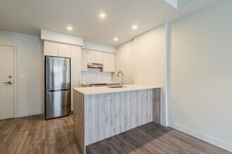 208 Crevier St in St. Laurent, QC - Building Photo - Building Photo