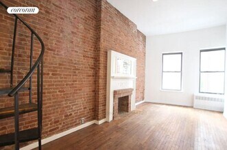 868 W End Ave in New York, NY - Foto de edificio - Building Photo