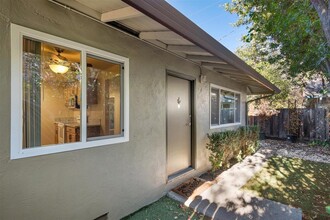 511 Thompson Ave in Mountain View, CA - Building Photo - Primary Photo