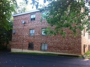 2634 Stanton Ave in Cincinnati, OH - Foto de edificio - Building Photo