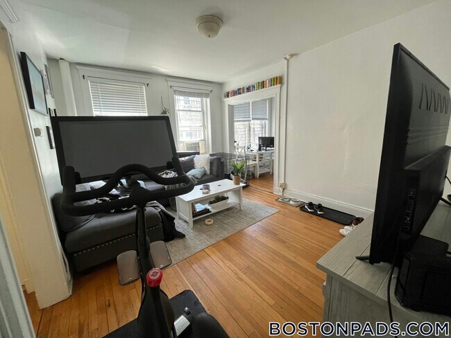 121 Park Dr, Unit 33 in Boston, MA - Building Photo - Building Photo