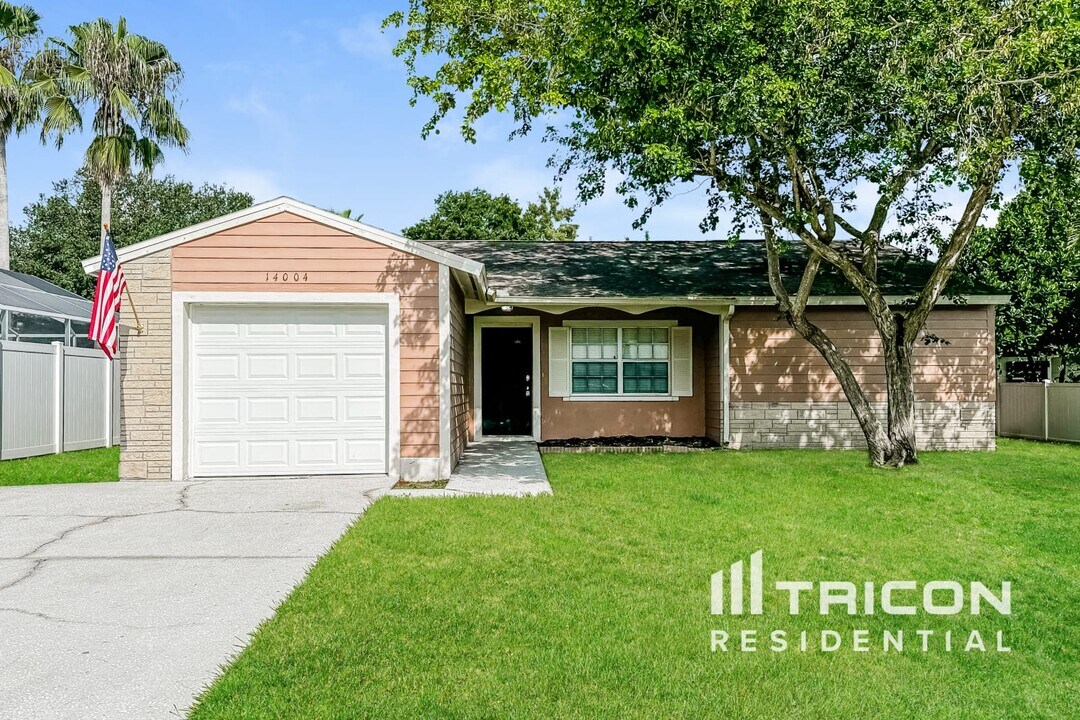 14004 Basin St in Tampa, FL - Building Photo