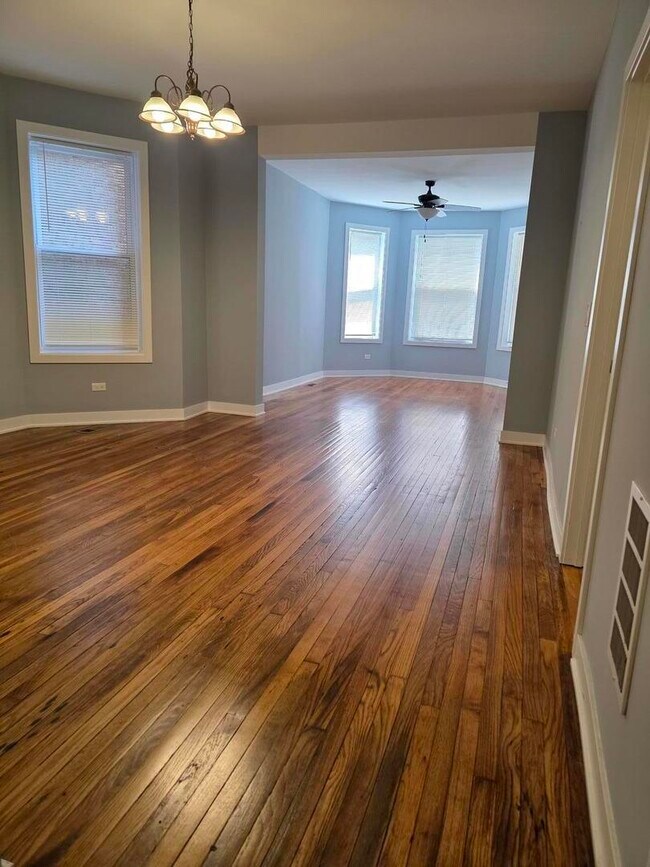 539 N Trumbull Ave in Chicago, IL - Building Photo - Building Photo