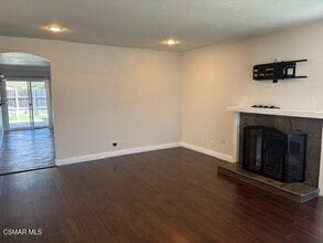 4395 Butterfield Ln in Moorpark, CA - Building Photo - Building Photo