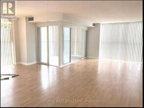 600-600 Rexdale Blvd in Toronto, ON - Building Photo - Building Photo