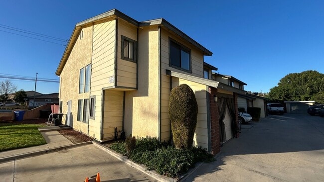 685 Woodcrest Dr in Lake Elsinore, CA - Building Photo - Building Photo