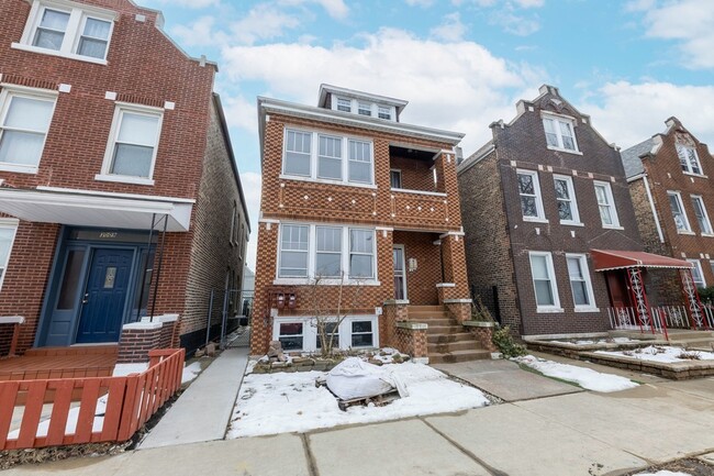 property at 3011 W 53rd St