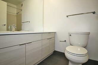 489 E Ohio St in Chicago, IL - Foto de edificio - Building Photo