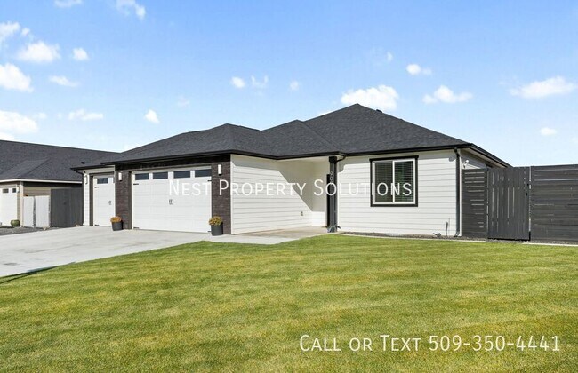 909 5th Ave NE in Ephrata, WA - Building Photo - Building Photo