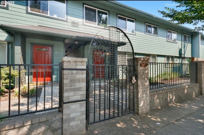 9333 N Lombard St, Unit 2 in Portland, OR - Building Photo - Building Photo