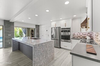 7258 E Loma Ln in Scottsdale, AZ - Building Photo - Building Photo