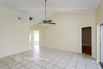 1021 Kelly Creek Cir in Oviedo, FL - Foto de edificio - Building Photo