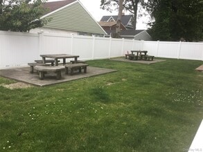 51 Smith St in Merrick, NY - Building Photo - Building Photo