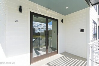 215 2nd Ave in Asbury Park, NJ - Foto de edificio - Building Photo