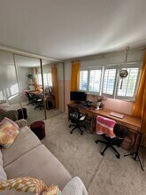 1221 Essex St in San Diego, CA - Building Photo - Building Photo