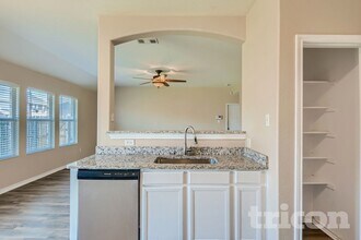 712 Locustberry Dr in Red Oak, TX - Building Photo - Building Photo