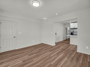 12 Alpine St, Unit 2 in Worcester, MA - Building Photo - Building Photo