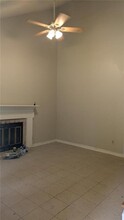 1009 Autumn Crest Ct in Stone Mountain, GA - Foto de edificio - Building Photo