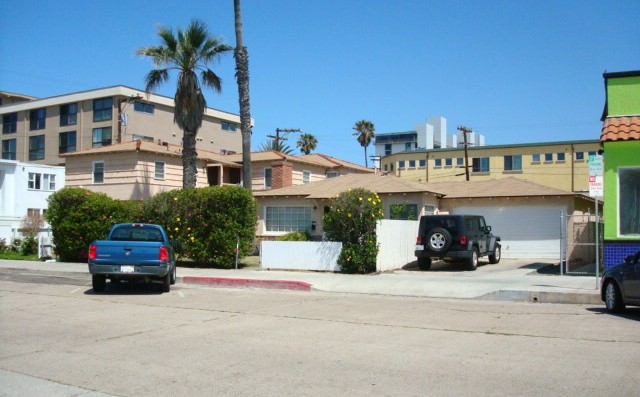 724-740 Emerald St in San Diego, CA - Building Photo - Building Photo