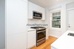 17 Forest St in Cambridge, MA - Building Photo