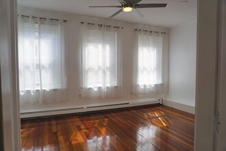 27 Lambert St, Unit 3L in Cambridge, MA - Foto de edificio - Building Photo