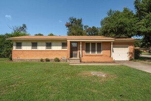 4300 Hughes Dr in Wichita Falls, TX - Building Photo