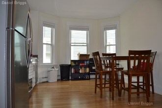 319 Columbia St-Unit -2C in Cambridge, MA - Building Photo - Building Photo