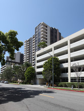 Park Towers in Glendale, CA - Foto de edificio - Building Photo